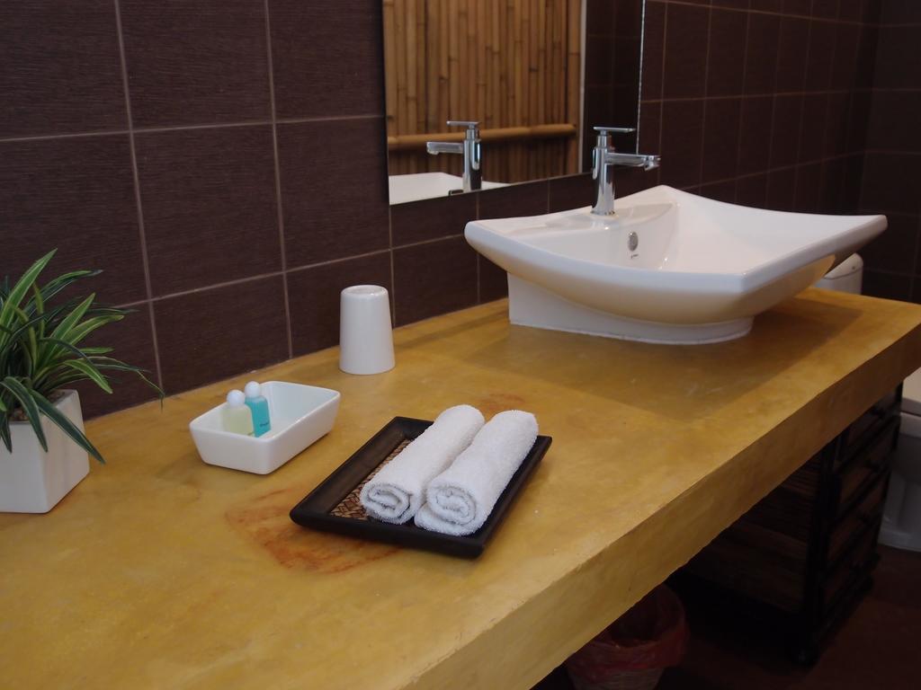 Angkana Bungalows Adults Only Thong Sala Zimmer foto
